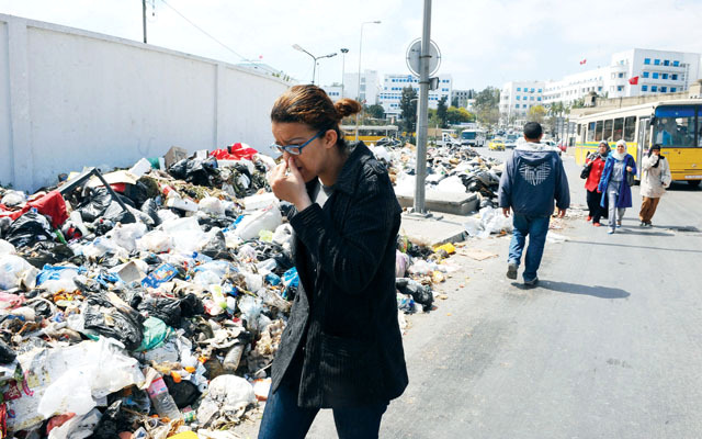 تفاقم مع حل المجالس البلدية .. وضع بيئي "كارثي"